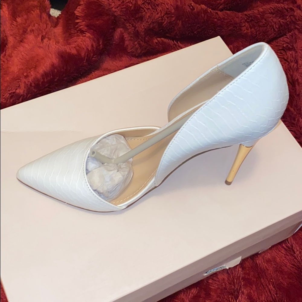 White “Gator” 🐊 Print Heel Pumps